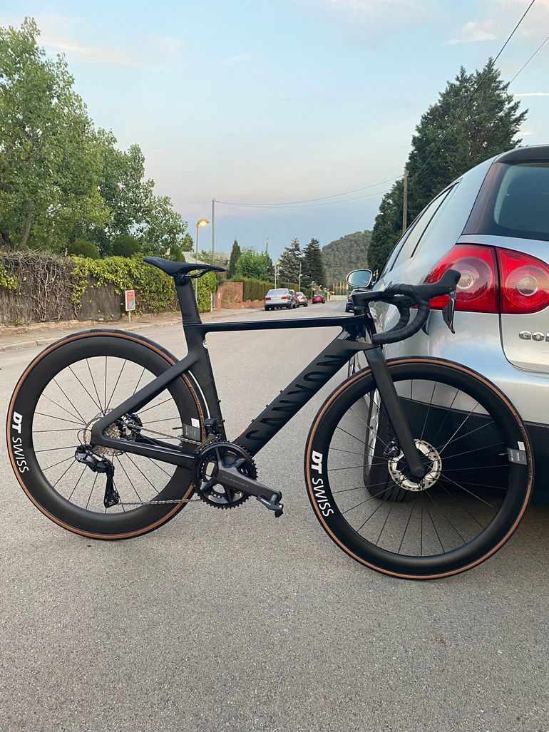 Used Canyon Aeroad CF SLX 8 Disc Di2 2022 2022 Road & Gravel, Black — image 3 of 7