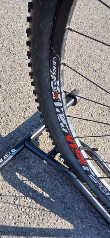 Used Specialized Stumpjumper Shimano Deore XT 2012 Mountainbike, Black — image 23 of 26