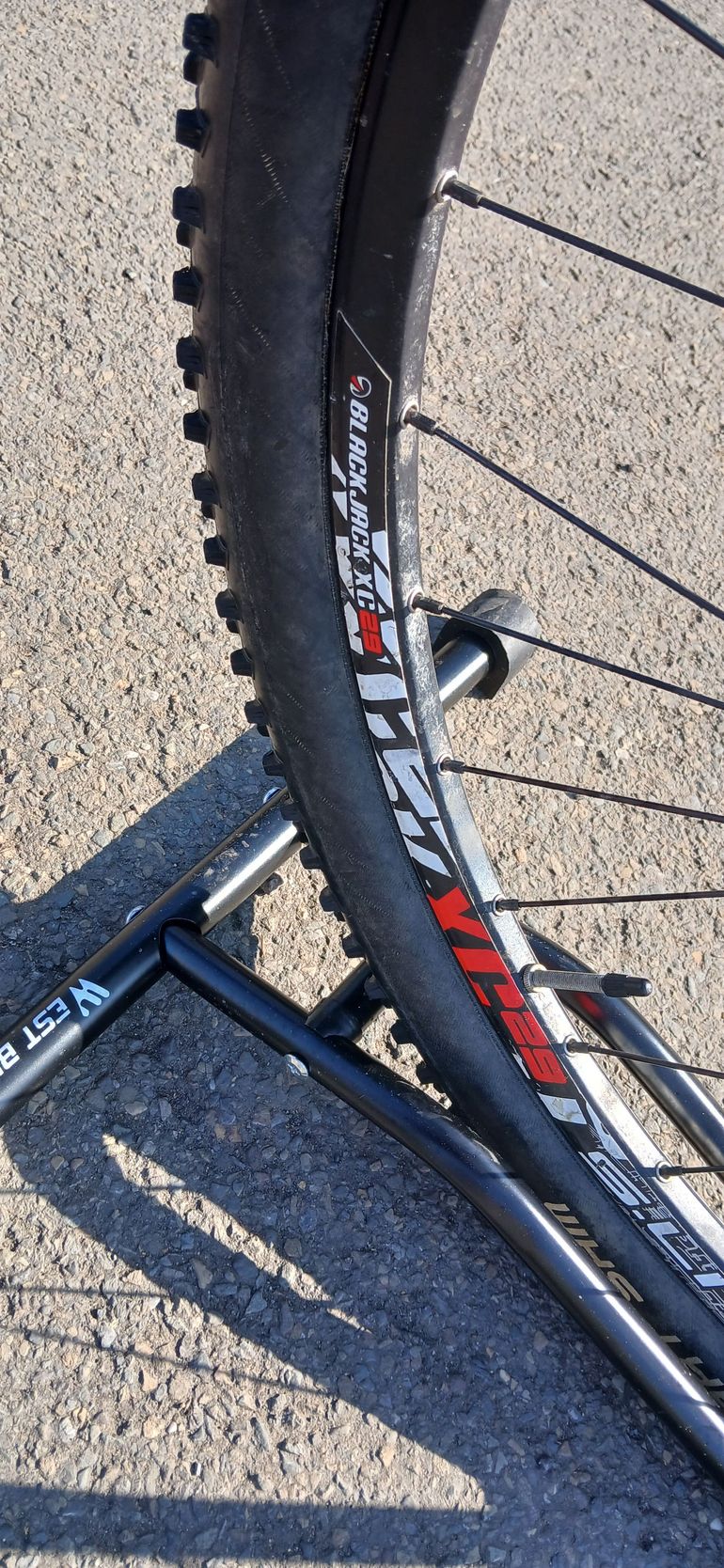 Used Specialized Stumpjumper Shimano Deore XT 2012 Mountainbike, Black — image 23 of 26