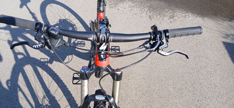 Used Specialized Stumpjumper Shimano Deore XT 2012 Mountainbike, Black — image 13 of 26