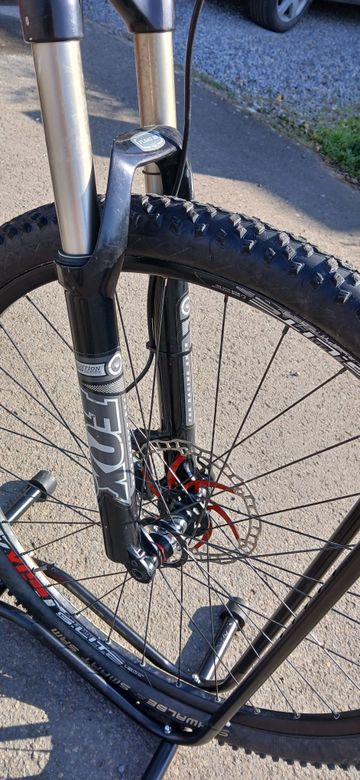 Used Specialized Stumpjumper Shimano Deore XT 2012 Mountainbike, Black — image 10 of 26