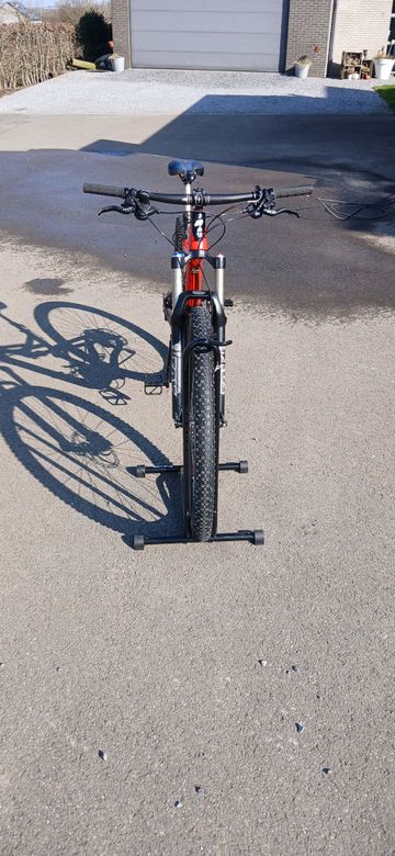 Used Specialized Stumpjumper Shimano Deore XT 2012 Mountainbike, Black — image 3 of 26