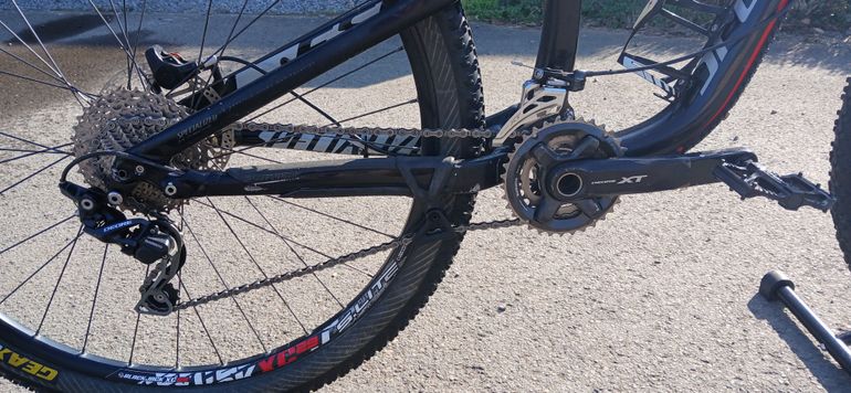 Used Specialized Stumpjumper Shimano Deore XT 2012 Mountainbike, Black — image 6 of 26