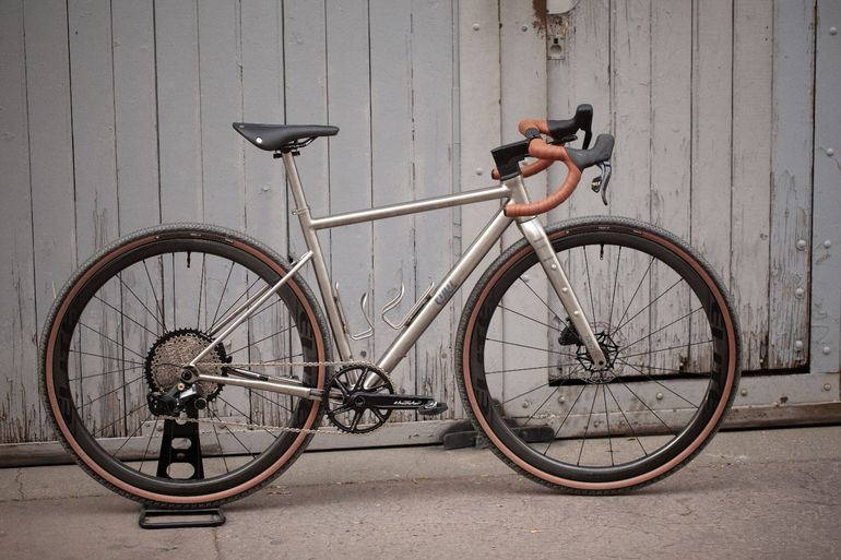 Used Titan Racing Bikes Raave CYKL 2024 Road & Gravel, Light Gray — image 3 of 3