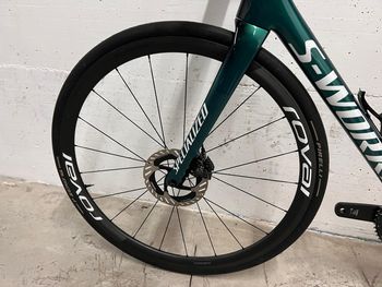 Used Specialized Tarmac SL8 2024 Road & Gravel, Green — image 15 of 18