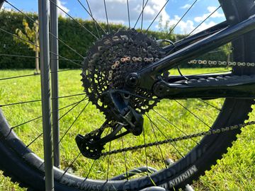 Used Canyon Torque 29 CF 7 2023 2023 Mountainbike, Black, 29 — image 5 of 9