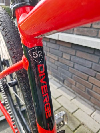 Used Specialized Diverge E5 2023 2023 Road & Gravel, Red — image 7 of 15