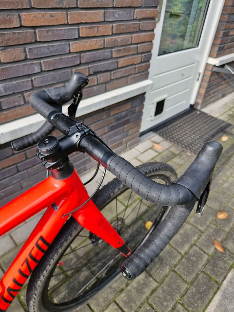 Used Specialized Diverge E5 2023 2023 Road & Gravel, Red — image 9 of 15