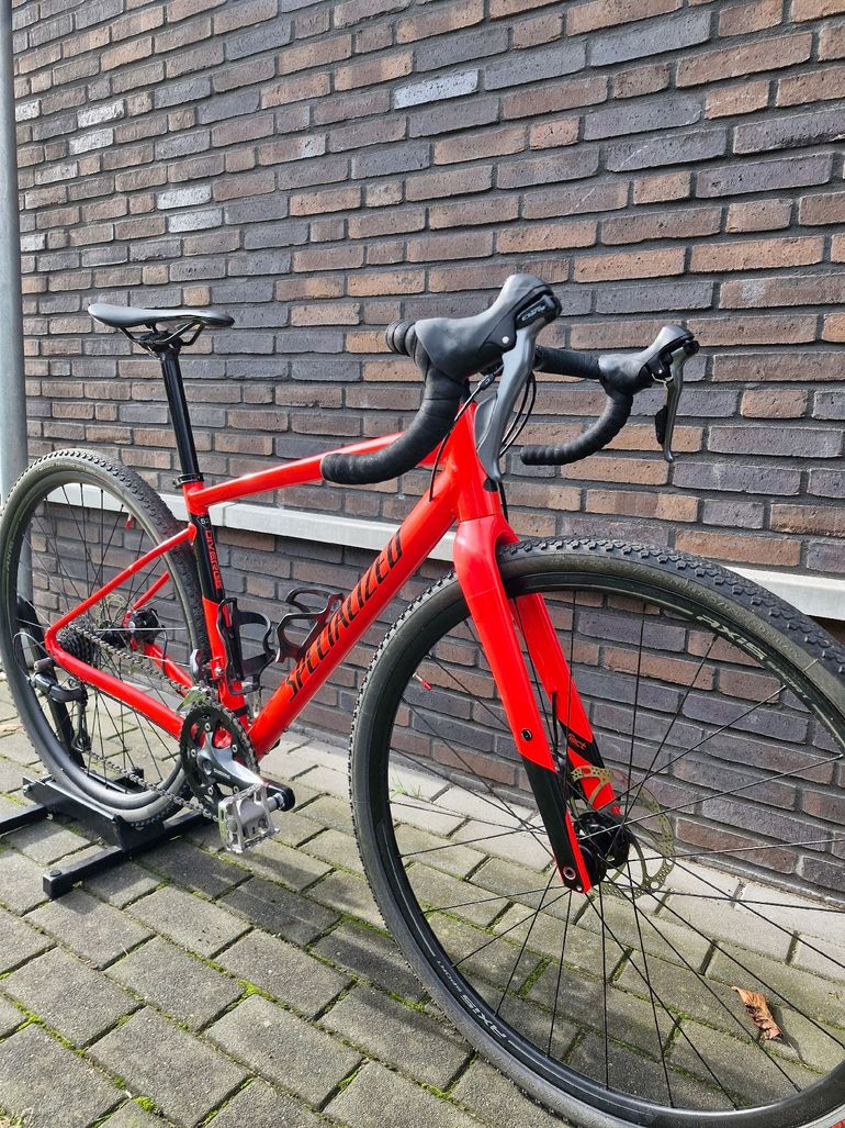 Used Specialized Diverge E5 2023 2023 Road & Gravel, Red — image 2 of 15