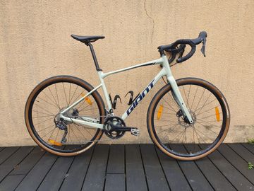 Used Giant Revolt 1 2021 2021 Road & Gravel, Green — image 1 of 9