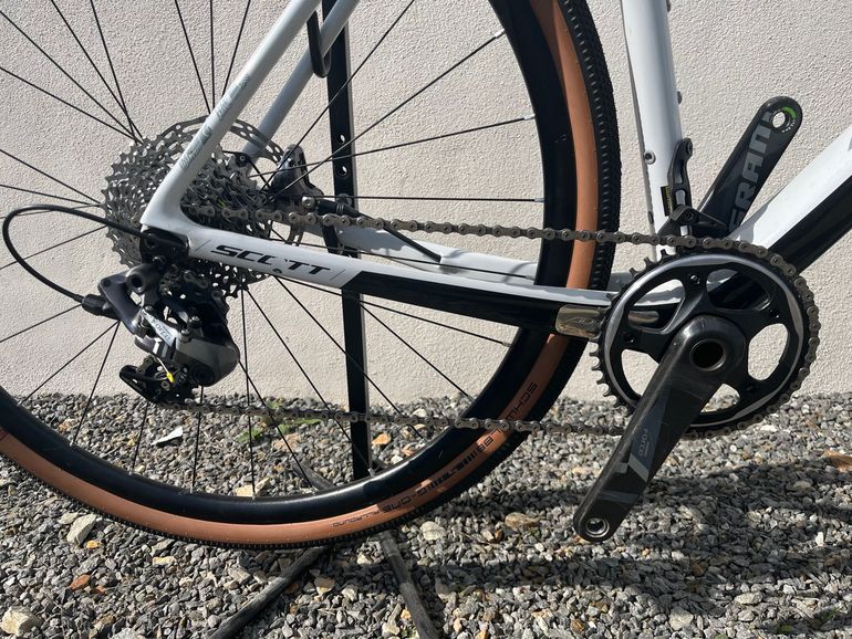 Used Scott Addict SRAM Force 2018 Road & Gravel, White — image 3 of 17