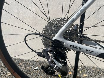 Used Scott Addict SRAM Force 2018 Road & Gravel, White — image 4 of 17