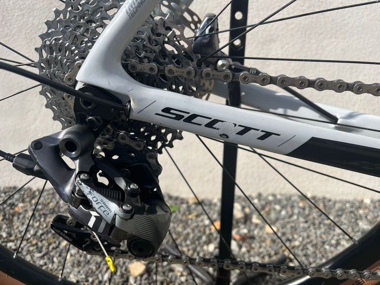 Used Scott Addict SRAM Force 2018 Road & Gravel, White — image 6 of 17