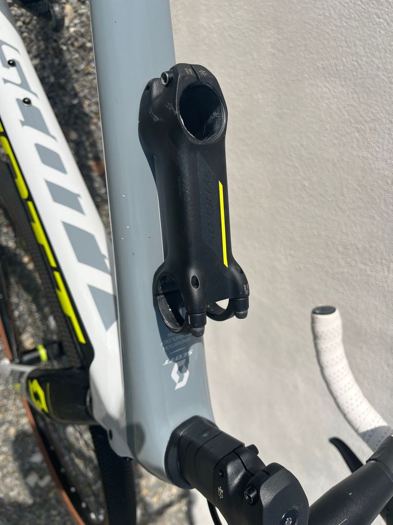 Used Scott Addict SRAM Force 2018 Road & Gravel, White — image 9 of 17