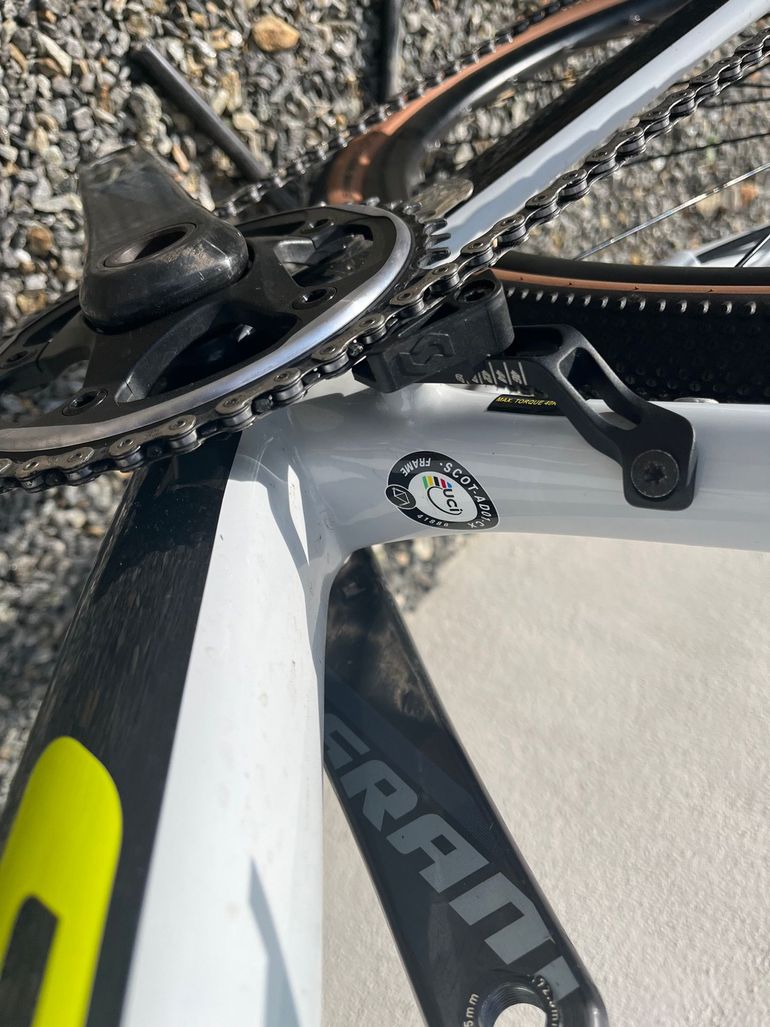 Used Scott Addict SRAM Force 2018 Road & Gravel, White — image 14 of 17