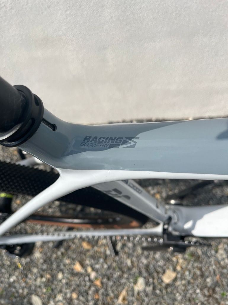 Used Scott Addict SRAM Force 2018 Road & Gravel, White — image 17 of 17