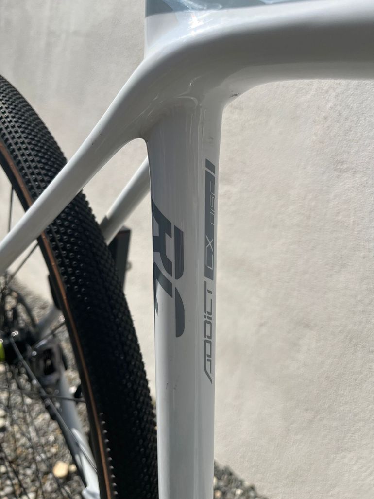 Used Scott Addict SRAM Force 2018 Road & Gravel, White — image 8 of 17