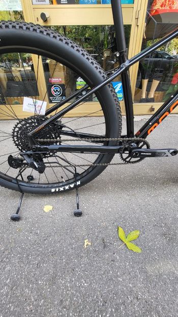 Used Mondraker CHRONO 2023 2023 Mountainbike, Black, 29 — image 3 of 7
