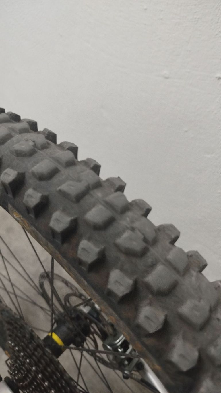 Used Propain Tyee 2024 2024 Mountainbike, Light Gray — image 6 of 7