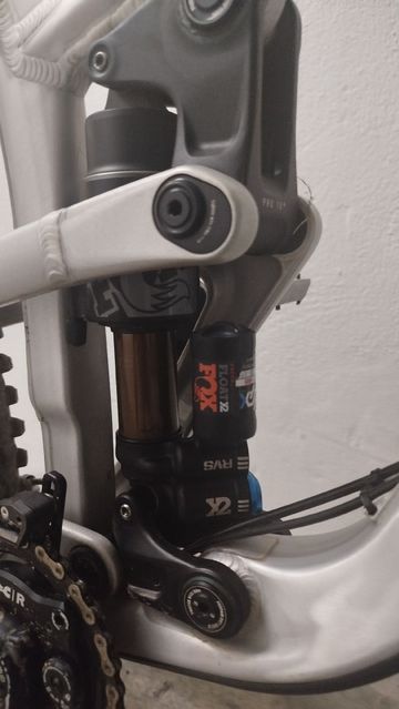 Used Propain Tyee 2024 2024 Mountainbike, Light Gray — image 7 of 7