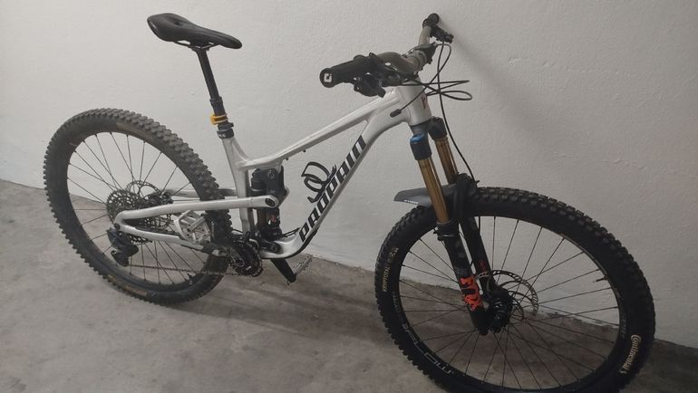 Used Propain Tyee 2024 2024 Mountainbike, Light Gray — image 1 of 7