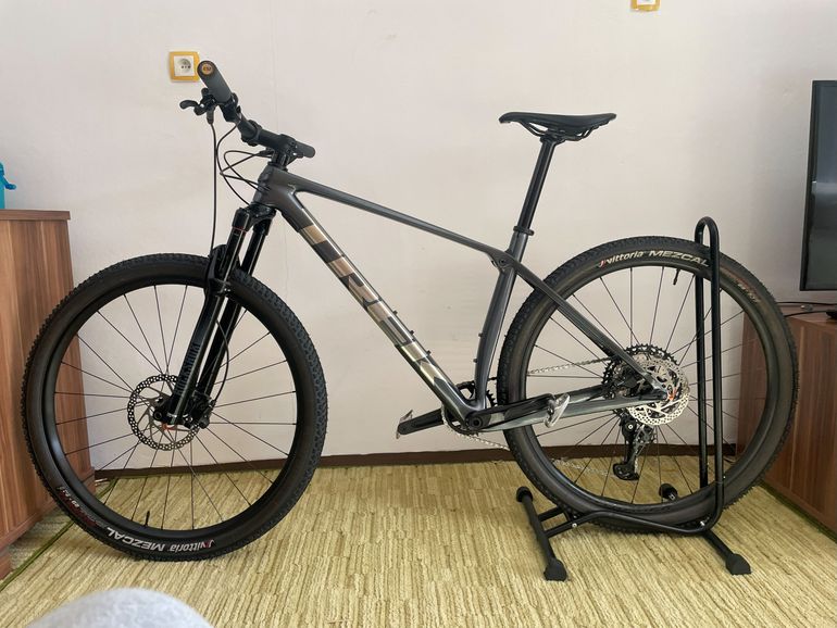 Used Trek 9.6 2025 Mountainbike, Light Gray — image 3 of 5