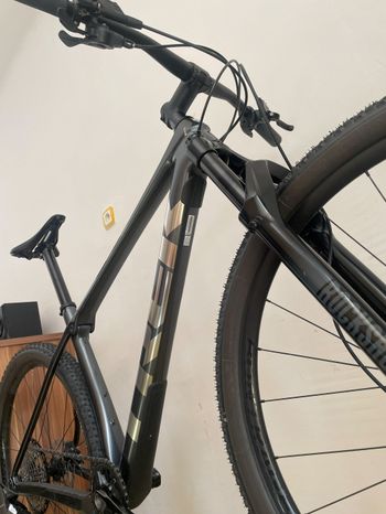 Used Trek 9.6 2025 Mountainbike, Light Gray — image 2 of 5