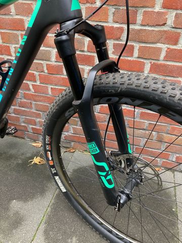 Used Canyon Exceed CF SL 7.0 2020 2020 Mountainbike, Black, 29 — image 2 of 8