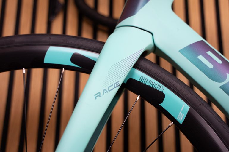 Used Bianchi Oltre Race 105 2023 2023 Road & Gravel, Blue — image 8 of 10