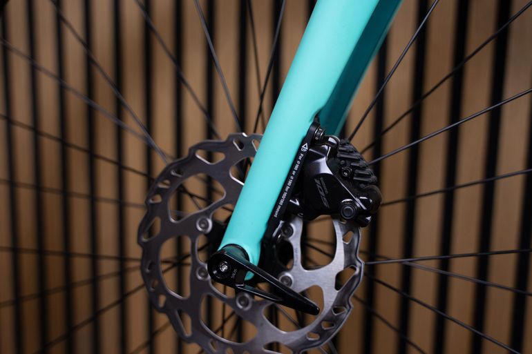 Used Bianchi Oltre Race 105 2023 2023 Road & Gravel, Blue — image 7 of 10