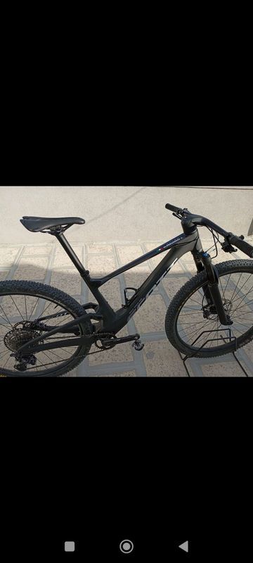 Used Scott Spark RC Team 2024 2024 Mountainbike, Black, 29 — image 2 of 6