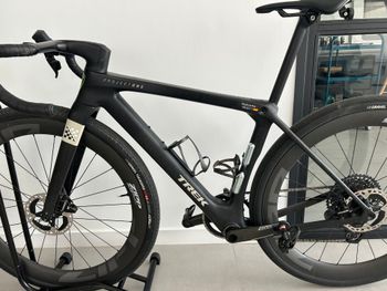 Used Trek Frameset Checkmate SLR + Cockpit Trek Aero SLR 2025 Road & Gravel, Black — image 2 of 7