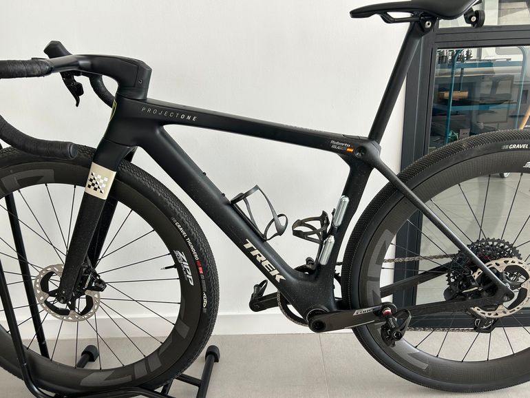 Used Trek Frameset Checkmate SLR + Cockpit Trek Aero SLR 2025 Road & Gravel, Black — image 2 of 7