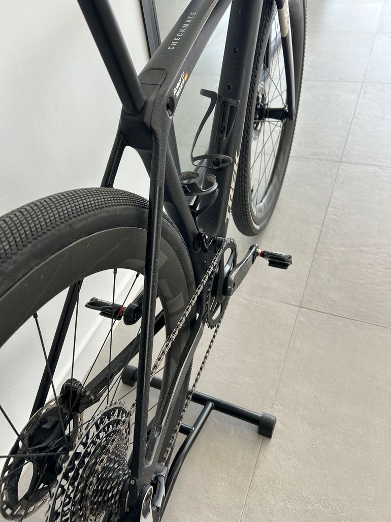 Used Trek Frameset Checkmate SLR + Cockpit Trek Aero SLR 2025 Road & Gravel, Black — image 4 of 7