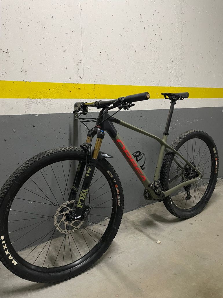 Used Orbea Alma Shimano Deore XT 2021 Mountainbike, Green — image 2 of 7