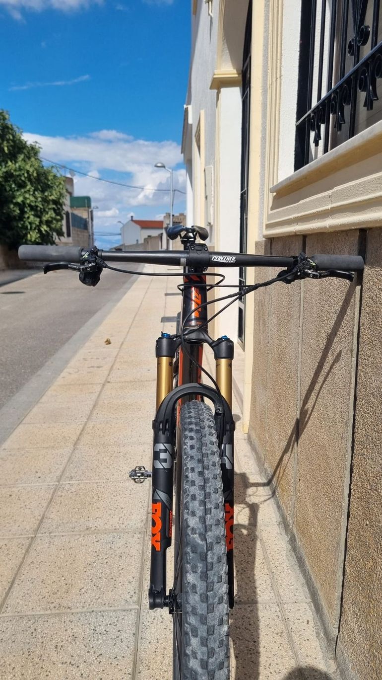 Used KTM Scarp Sram Eagle Transmission XX SL 2025 Mountainbike, Black — image 4 of 8