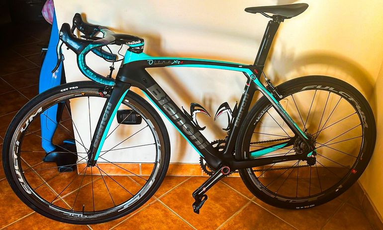 Used Bianchi Oltre XR.4 Super Record EPS 2017 2017 Road & Gravel, Green — image 2 of 8