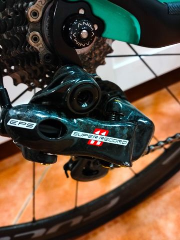 Used Bianchi Oltre XR.4 Super Record EPS 2017 2017 Road & Gravel, Green — image 5 of 8