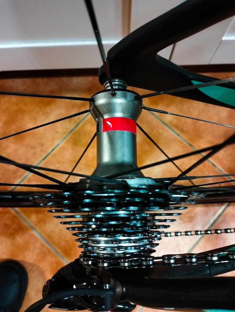 Used Bianchi Oltre XR.4 Super Record EPS 2017 2017 Road & Gravel, Green — image 4 of 8