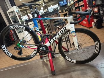 Used Factor Ostro Shimano Dura Ace Di2 2024 Road & Gravel