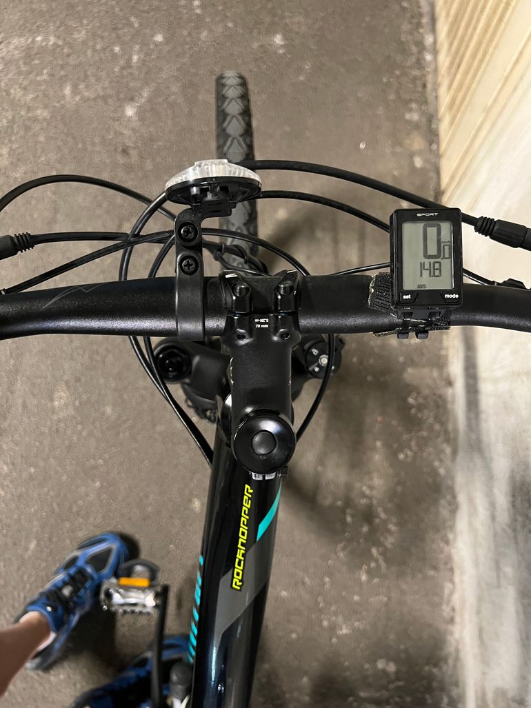 Used Specialized Rockhopper Sport 2024 2024 Mountainbike, Black, 27.5, 29 — image 4 of 9