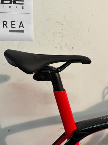 Used Trek Domane SL 6 2020 2020 Road & Gravel, Red — image 8 of 16