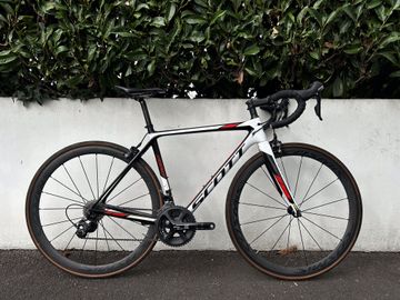 Used Scott Addict 30 2017 2017 Road & Gravel, White — image 1 of 3