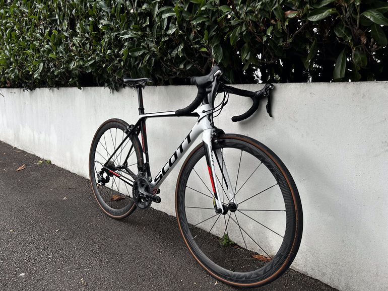 Used Scott Addict 30 2017 2017 Road & Gravel, White — image 2 of 3
