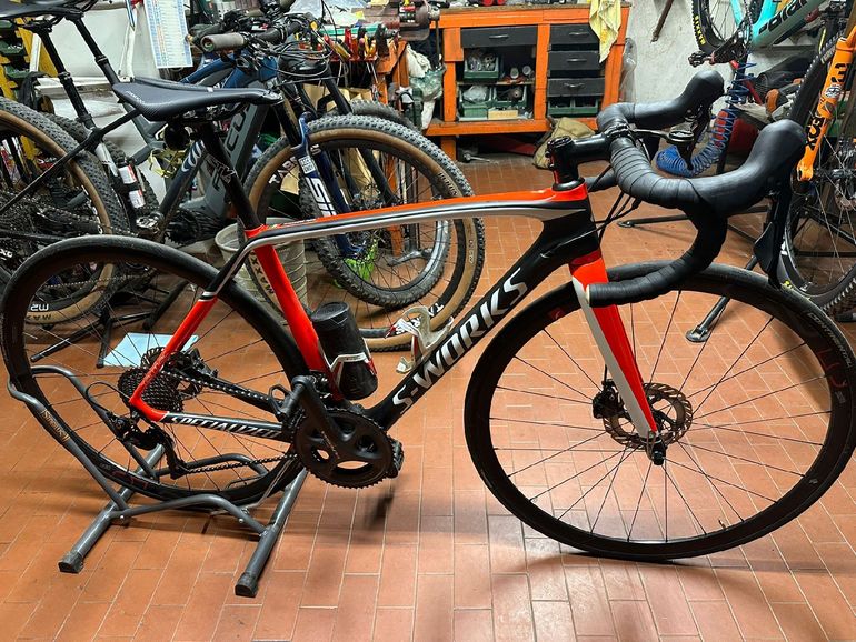Used Specialized Tarmac SL5 2016 Road & Gravel, Red — image 1 of 6
