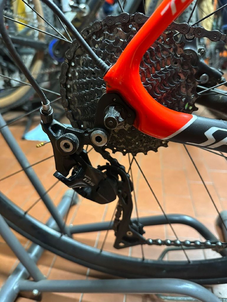 Used Specialized Tarmac SL5 2016 Road & Gravel, Red — image 4 of 6