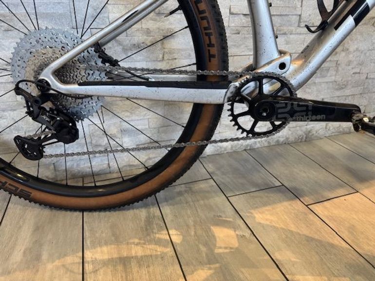 Used Trek SLR 9.8 2024 Mountainbike, Light Gray — image 5 of 5