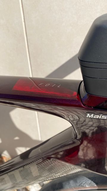 Used Scott Foil Shimano 105 Di2 2023 Road & Gravel, Red — image 1 of 12