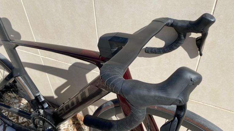 Used Scott Foil Shimano 105 Di2 2023 Road & Gravel, Red — image 7 of 12