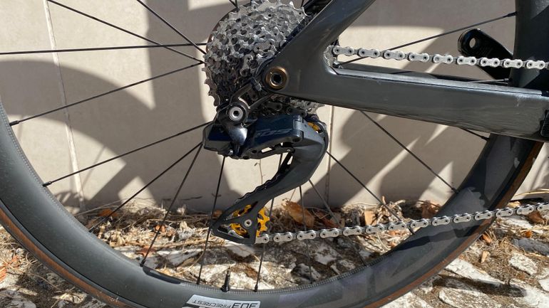 Used Scott Foil Shimano 105 Di2 2023 Road & Gravel, Red — image 2 of 12